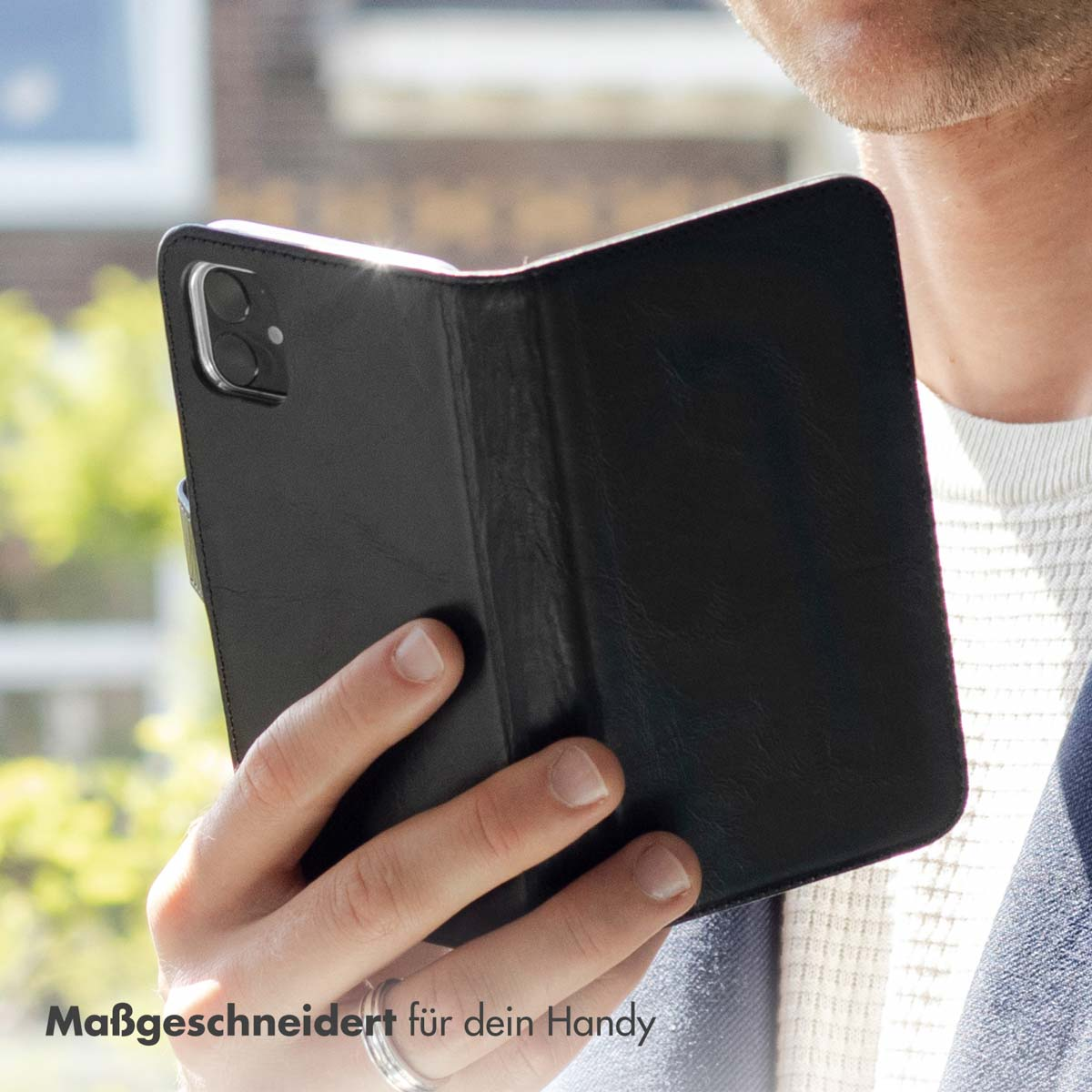 Selencia Echt Lederen Bookcase Apple iPhone 16 - Zwart