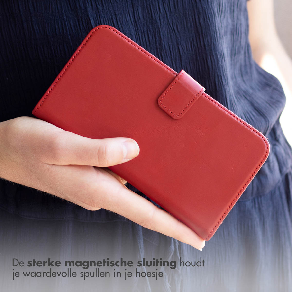 Selencia Echt Lederen Bookcase Apple iPhone 16 Pro - Rood