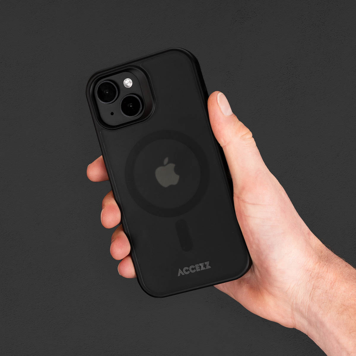 Accezz Rugged Frosted MagSafe Backcover iPhone 16 Plus - Zwart