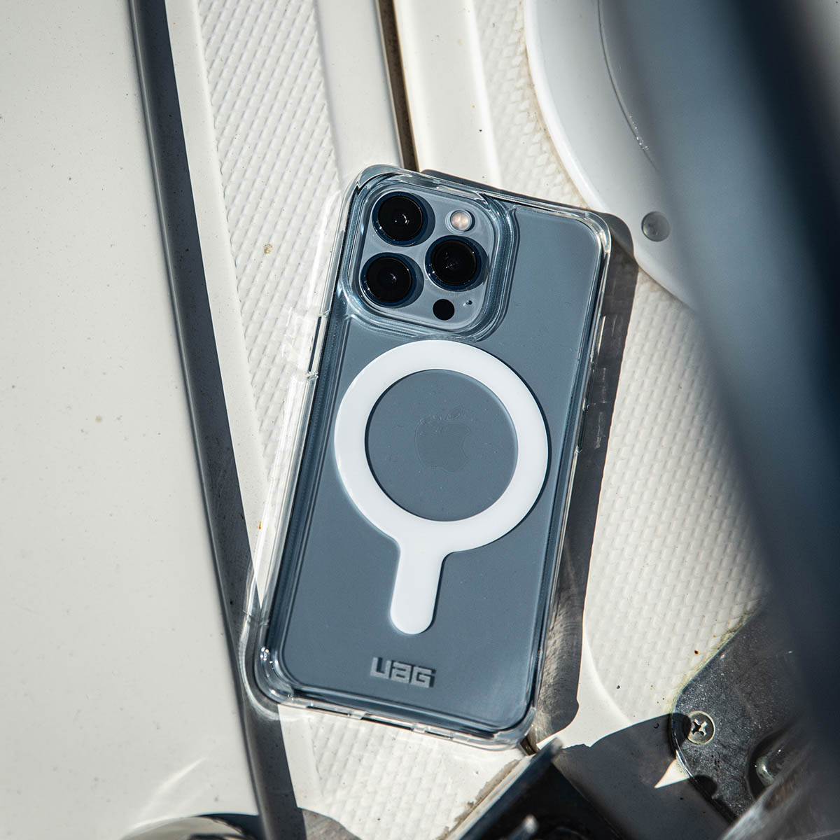 UAG Plyo Backcover MagSafe Apple iPhone 16 Pro - Ice / White