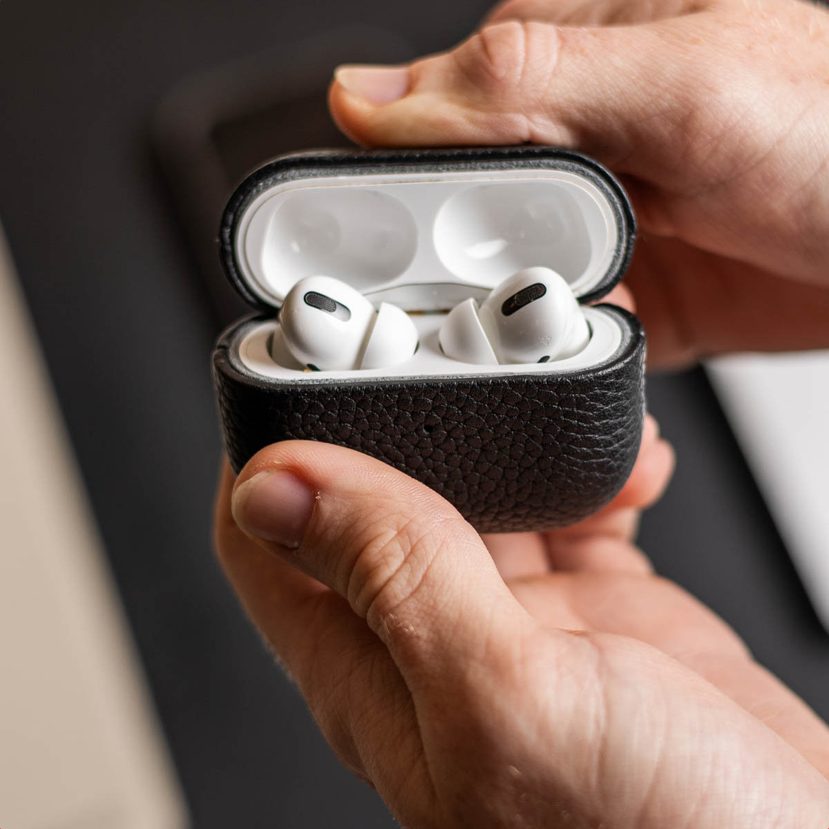 Accezz Echt Leren Case AirPods 4 - Zwart