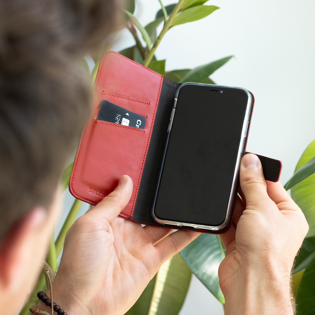 Selencia Echt Lederen Bookcase Apple iPhone SE / 5 / 5s - Rood