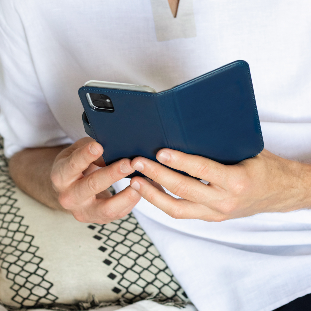 Selencia Echt Lederen Bookcase Apple iPhone 12 Pro Max - Blauw