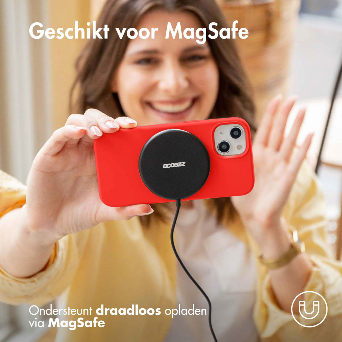 Accezz Liquid Silicone Backcover met MagSafe Apple iPhone 15 Pro - Rood
