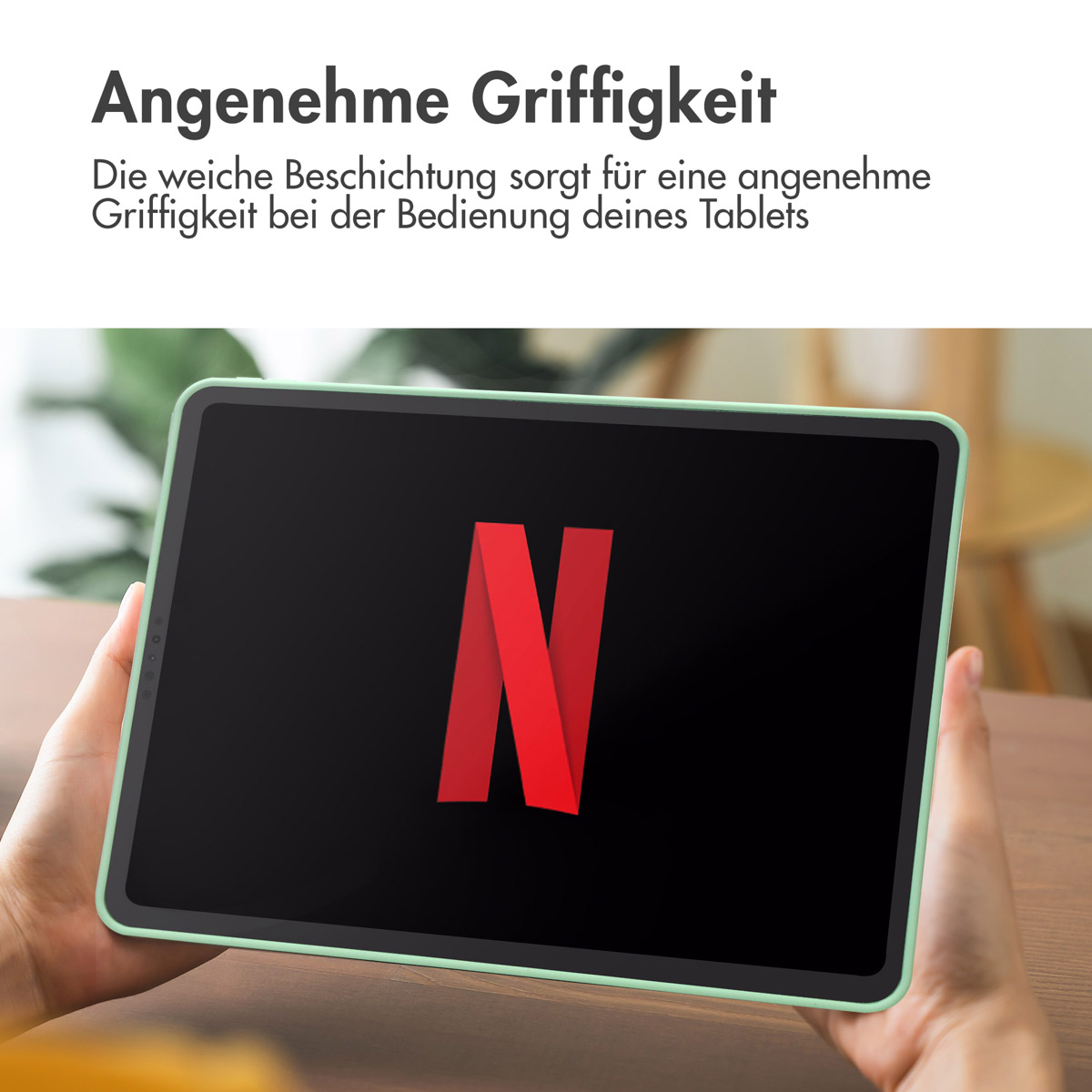 Accezz Liquid Silicone Backcover met penhouder Apple iPad Pro 11 (2022 / 2021 / 2020 / 2018) - Lichtgroen