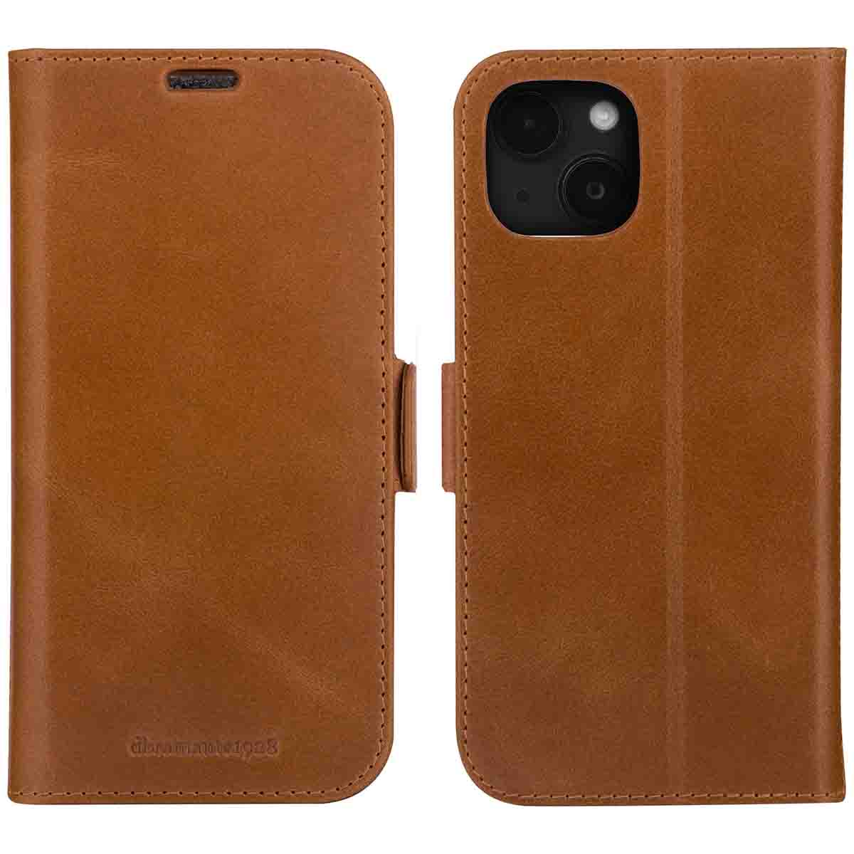 dbramante1928 Copenhagen Bookcase Apple iPhone 15 - Bruin
