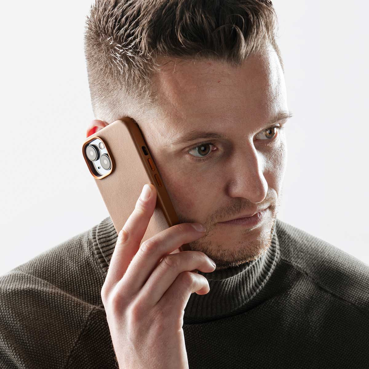 Accezz MagSafe Leather Backcover Apple iPhone 15 - Sienna Brown