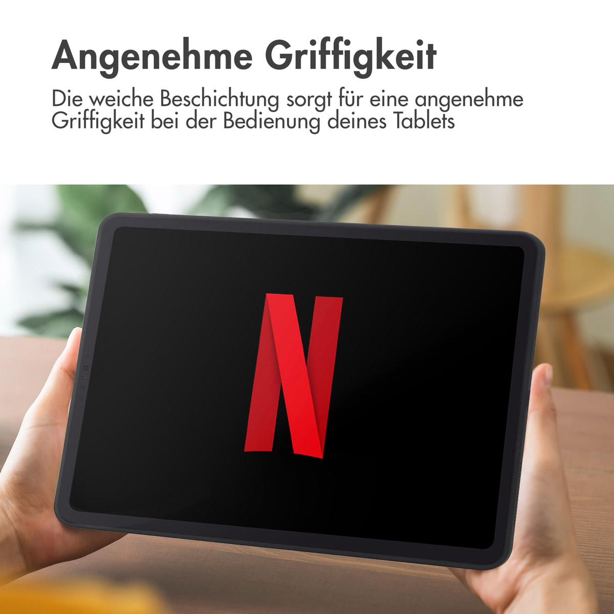 Accezz Liquid Silicone Backcover met penhouder Apple iPad Pro 11 (2024) M4 - Zwart